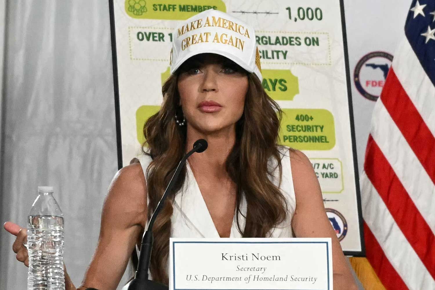 Kristi Noem Claims Cannibal 'Started to Eat Himself' on ICE Deportation(00)