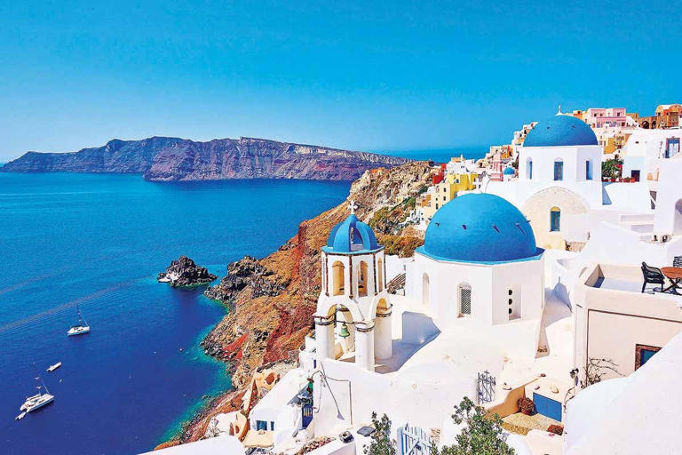 Αγόραζαν με μαύρο χρήμα βίλες σε Αθήνα και Σαντορίνη