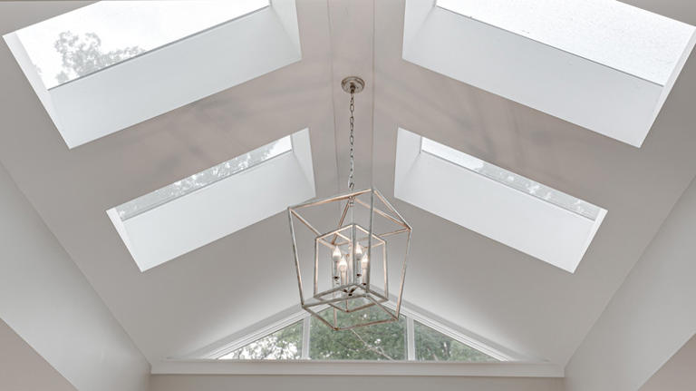 24 Vaulted Ceiling Designs For A Dramatic And Elegant Living Room