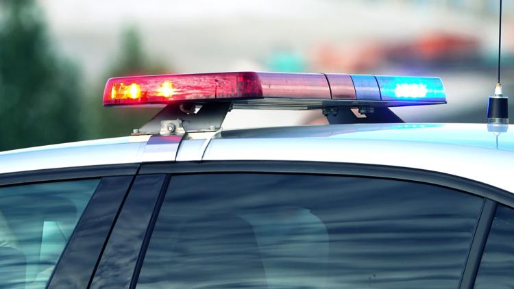 Driver injured after box truck crashes off I-95 in New Hampshire