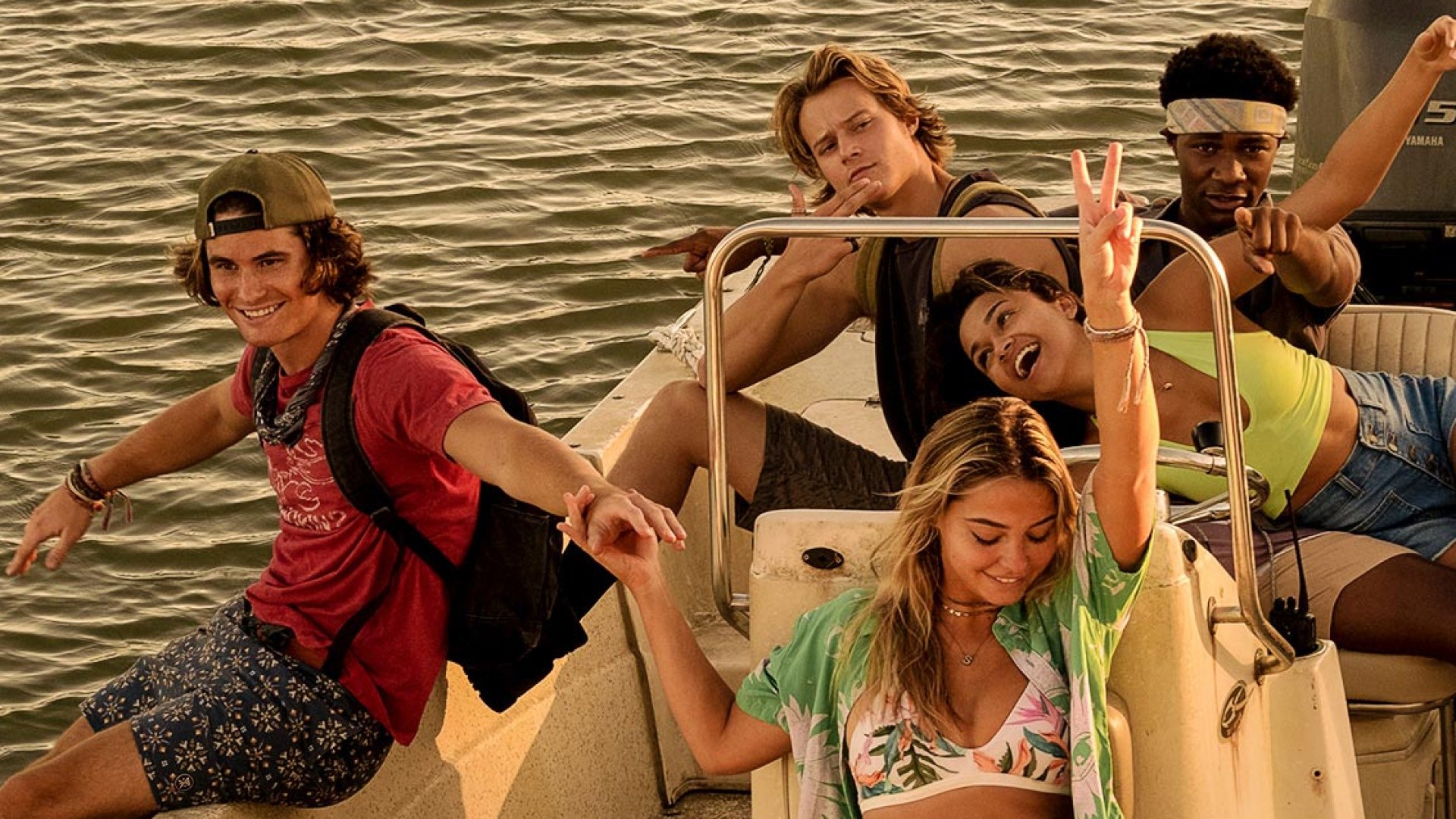 Madelyn Cline Says 'Outer Banks' Feels 'Strange' After Rudy Pankow's Exit(01)