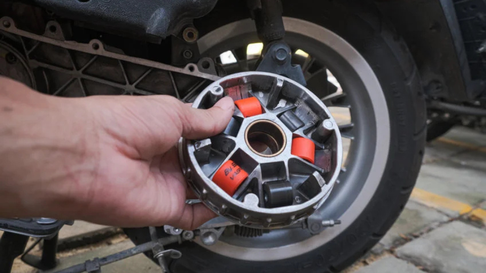 Cara pintar meningkatkan performa motor matik tanpa boros bensin