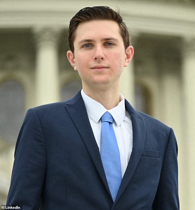 Intern Kongres tewas ketika penembak membuka tembakan dalam penembakan tragis di Washington D.C.