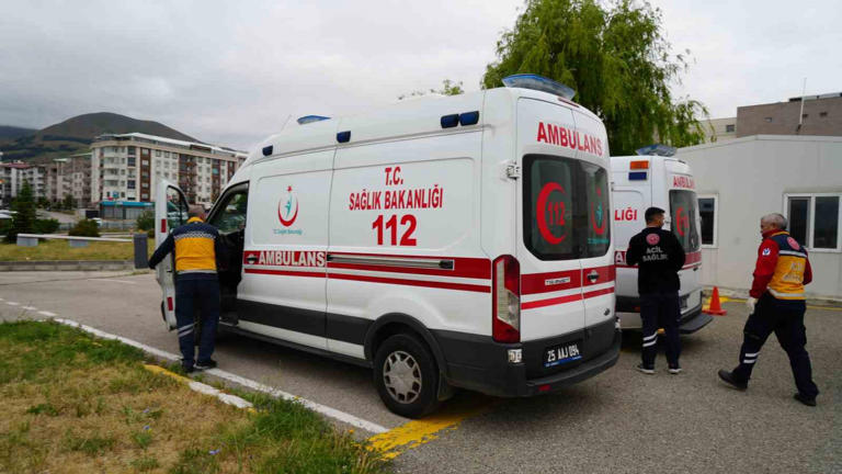 ERZURUM-BAYBURT VE RİZE SINIRINDA DÜŞEN UÇAKTAN YARALI OLARAK KURTULAN KADIN YOLCU, HELİKOPTER İLE ERZURUM ŞEHİR HASTANESİ'NE GETİRİLDİ.