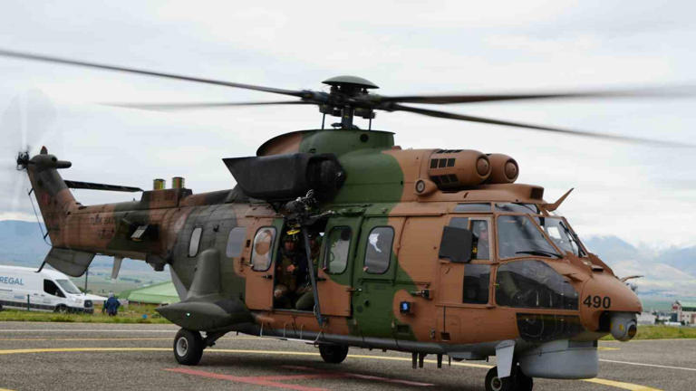 ERZURUM-BAYBURT VE RİZE SINIRINDA DÜŞEN UÇAKTAN YARALI OLARAK KURTULAN KADIN YOLCU, HELİKOPTER İLE ERZURUM ŞEHİR HASTANESİ'NE GETİRİLDİ.