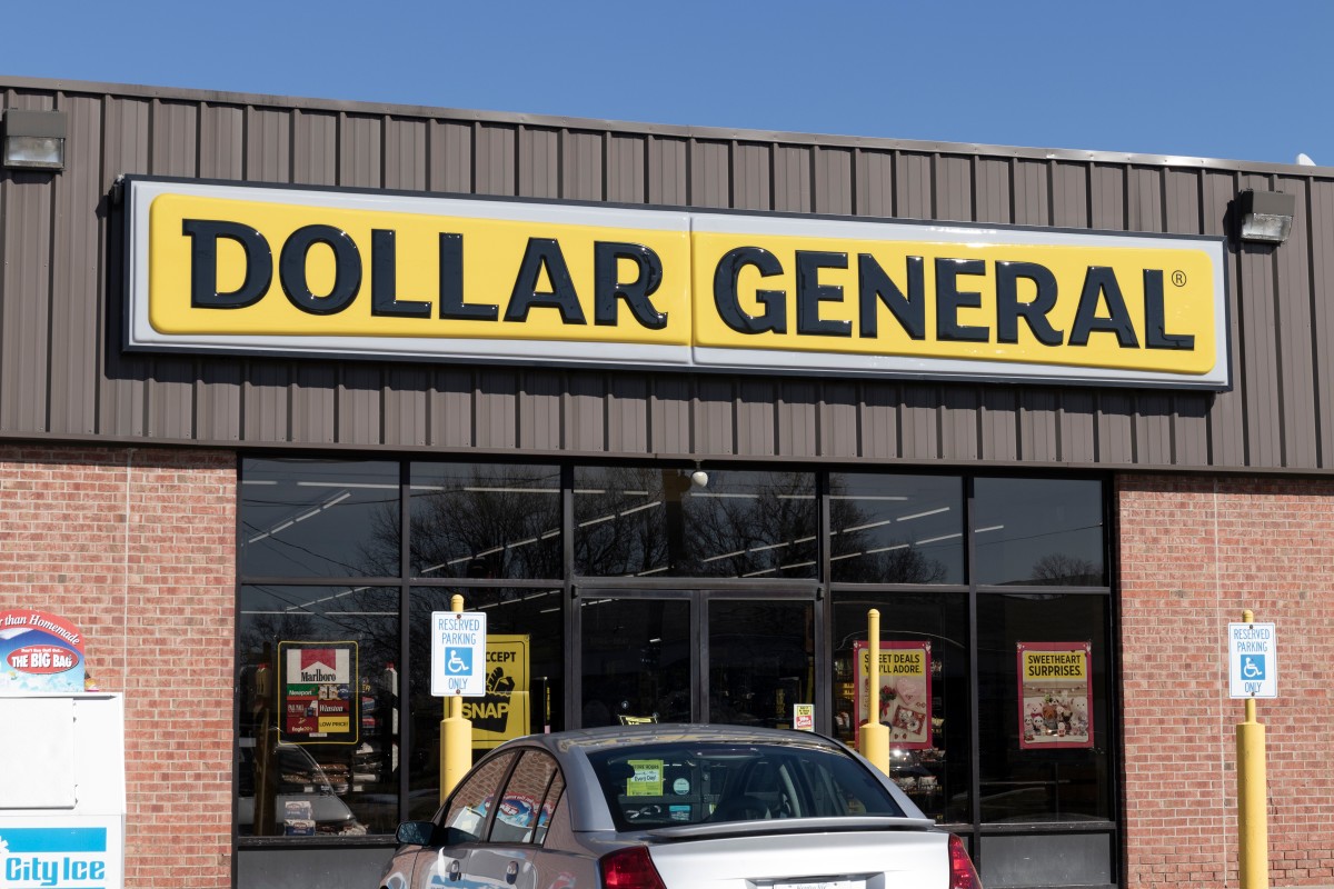 Is Dollar General open on Easter Sunday?