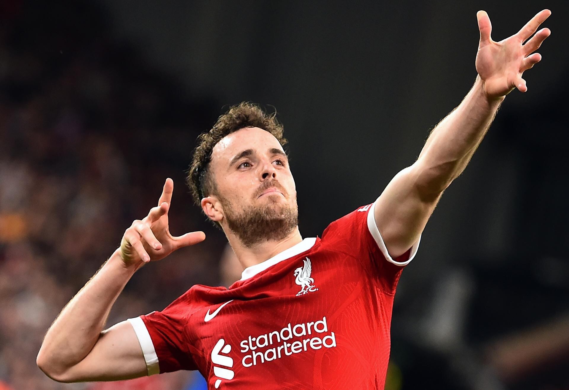 Murió Diogo Jota, jugador de Liverpool, en accidente de tránsito