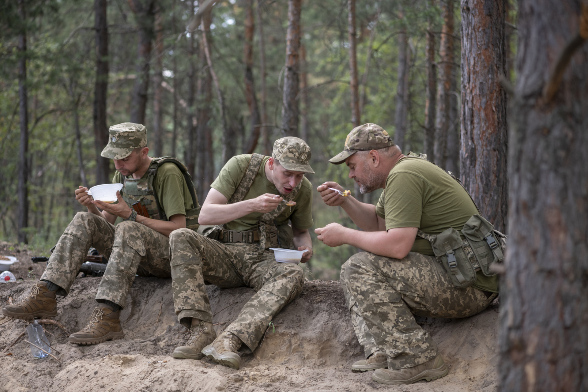 what-do-soldiers-from-around-the-world-eat