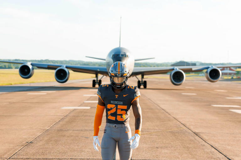 Nike reveals 2025 Tennessee "Smokey Grey" football uniform design that