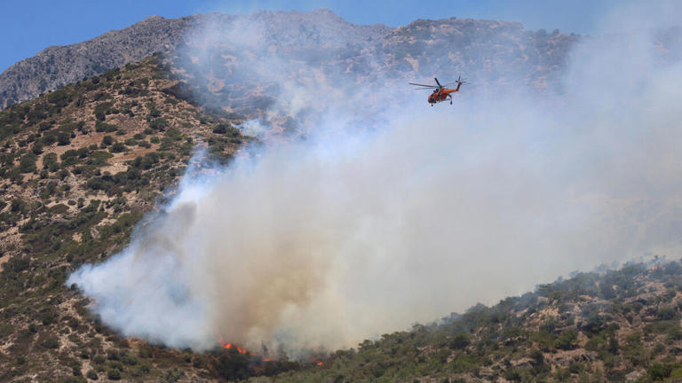 Incendie en Grèce : « 5 000 personnes évacuées » en Crète dont 3000