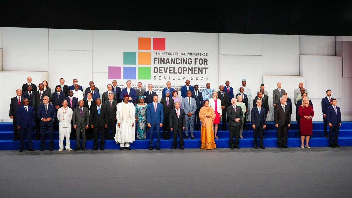 En cuanto al juego de trileros de la cumbre de Sevilla