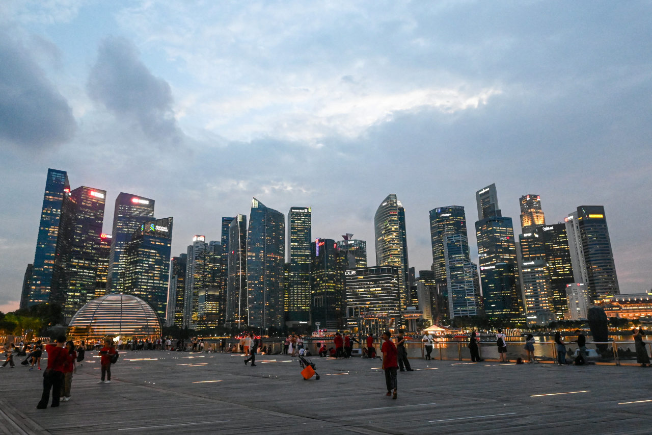 Singapore Raises 2025 Growth Forecast as Third-Quarter GDP Beats Estimates