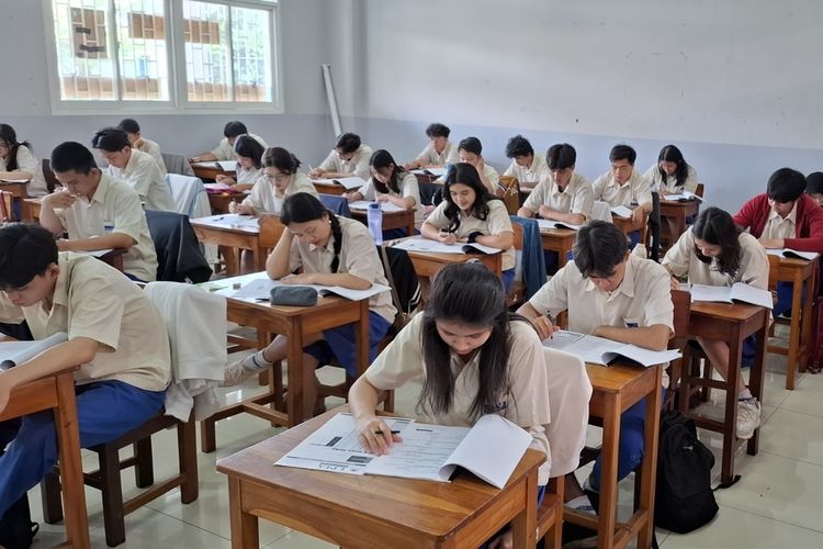 Persiapan TKA SD-SMA di Sekolah, Belajar dengan Komputer dan Jam Tambahan
