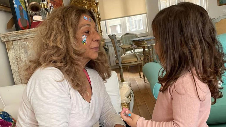 Lolita emociona con su felicitación de cumpleaños a su nieta: "Me habéis  hecho una mujer distinta"