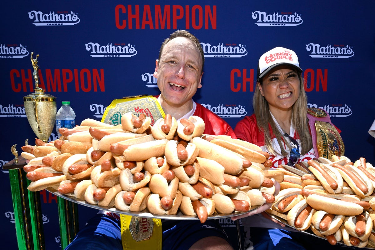 Nathan’s hot dog eating contest live Joey Chestnut back to break
