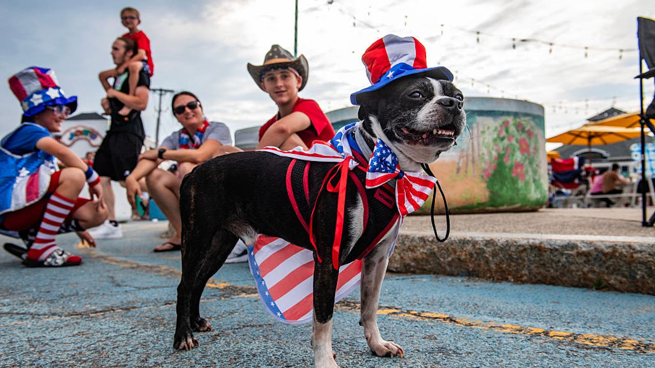 wegmans open july 4th