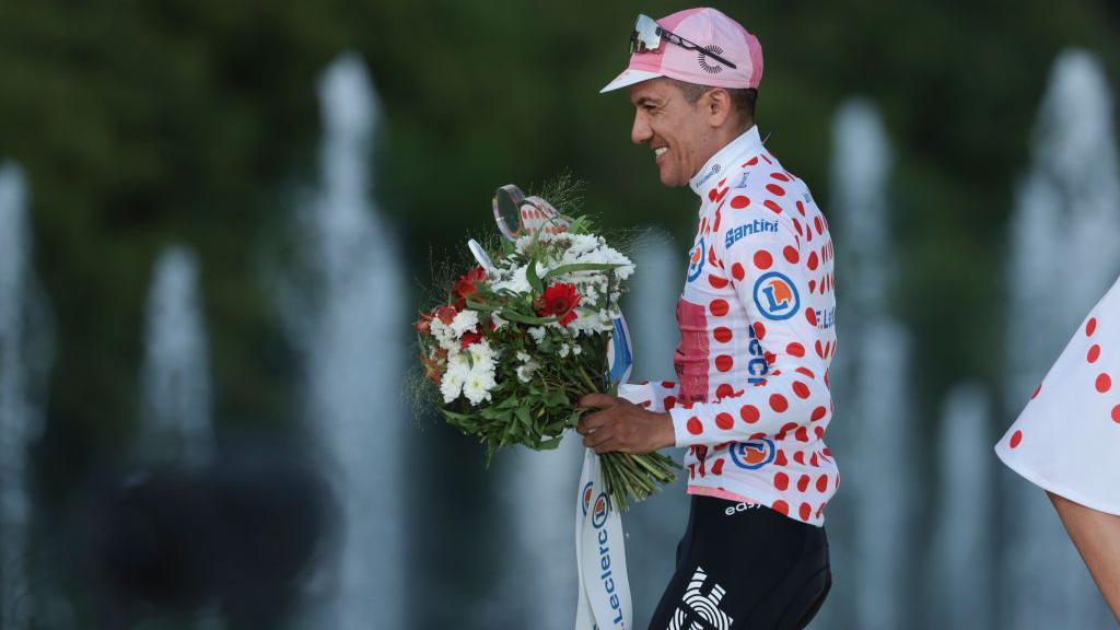 What do the different colour jerseys signify at Tour de France?