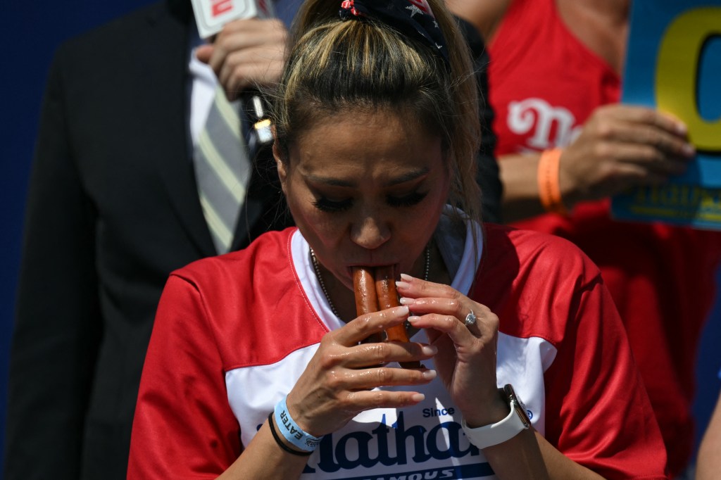 Miki Sudo wins 11th pink belt at Nathan’s Hot Dog Eating Contest