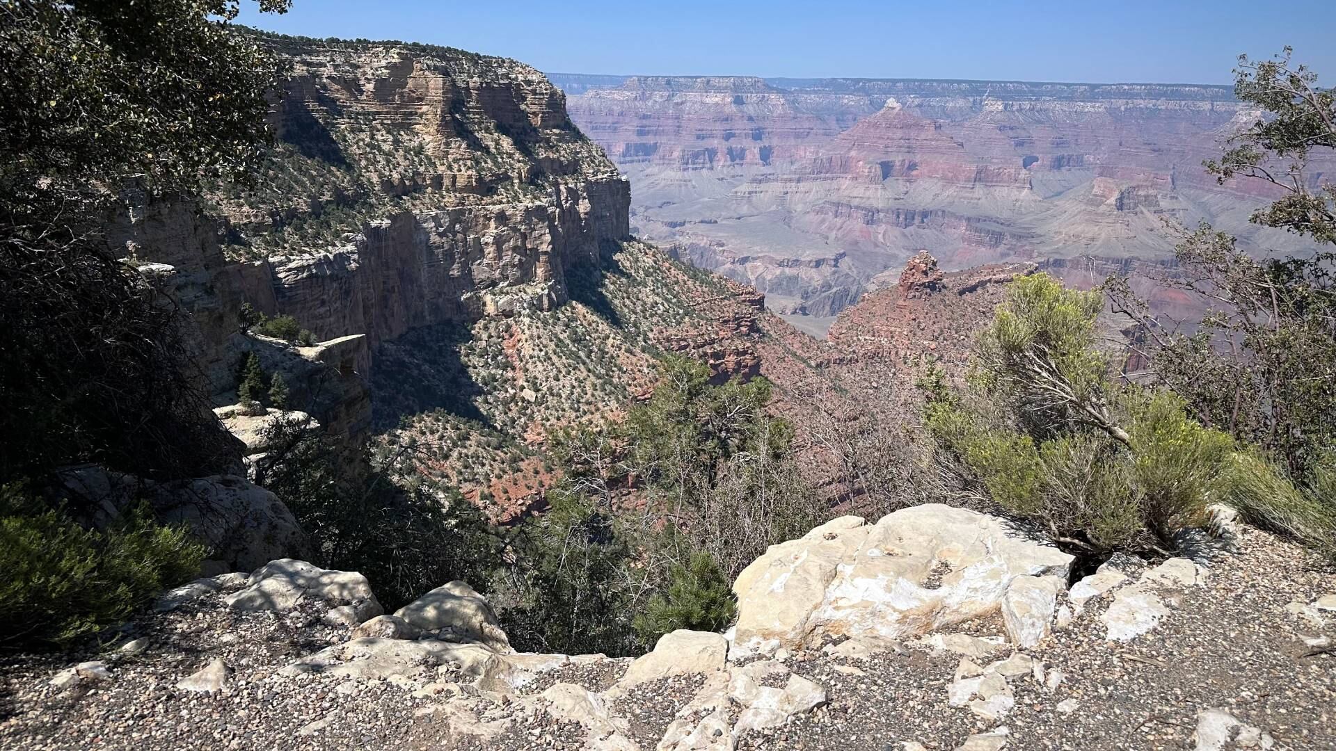 Texas man dies hiking Grand Canyon trail amid extreme heat