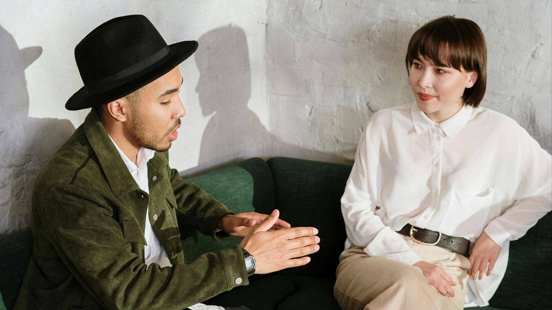 10 Questionable Things To Wear On A Date & 10 That Will Make You Stand Out