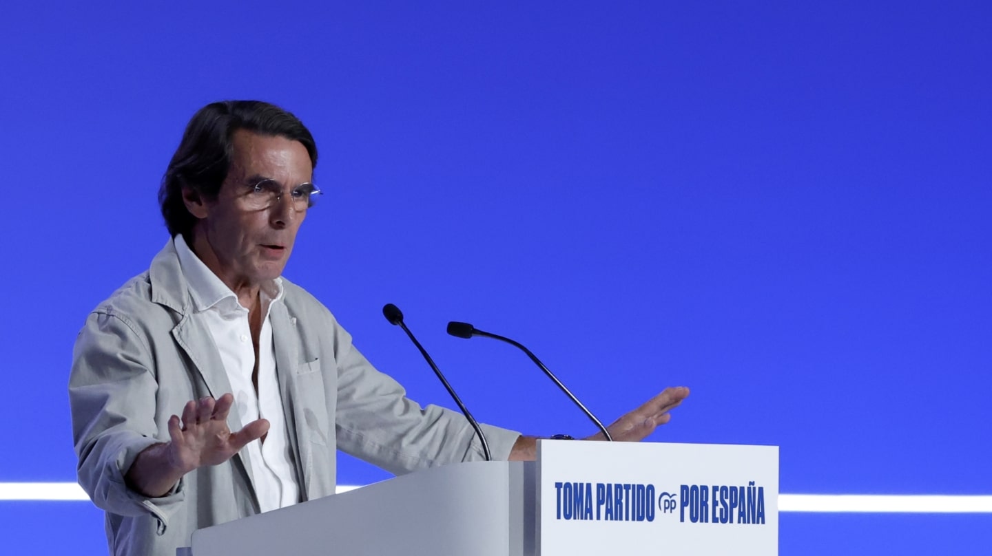 Aznar avisa a Sánchez: "Si pactas con delincuentes no te extrañe acabar en  la cárcel porque ese es tu ambiente"