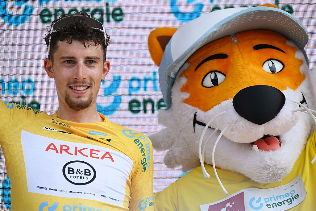 AA1Ha1mZ Tour de Suisse: João Almeida Dominates Uphill Finish to Claim Stage 7 Victory in Emmetten