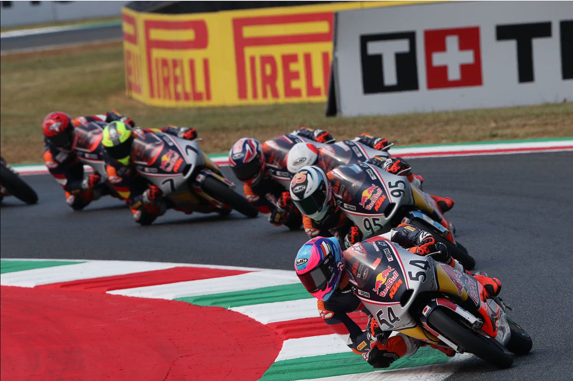 reaksi-veda-ega-pratama-usai-sabet-pole-position-di-red-bull-rookies