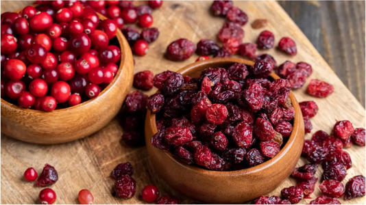 Strengthen Your Immunity This Monsoon with These 5 Cranberry Superfoods
