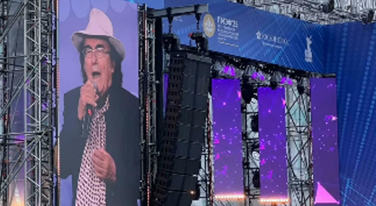 Al Bano in Russia, la gaffe in tv: «Dicono che ci sono le bombe, ma non è vero». La giornalista lo corregge: «La guerra non è qui»