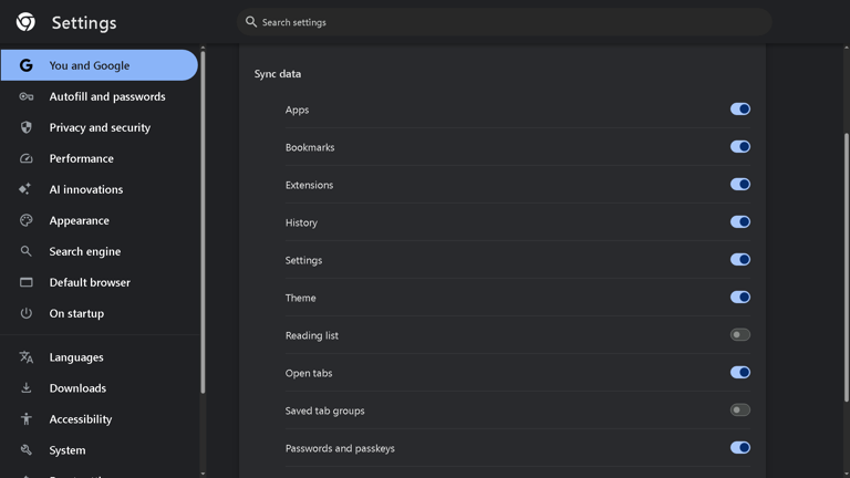 Manually selecting sources of data to sync in Google Chrome.