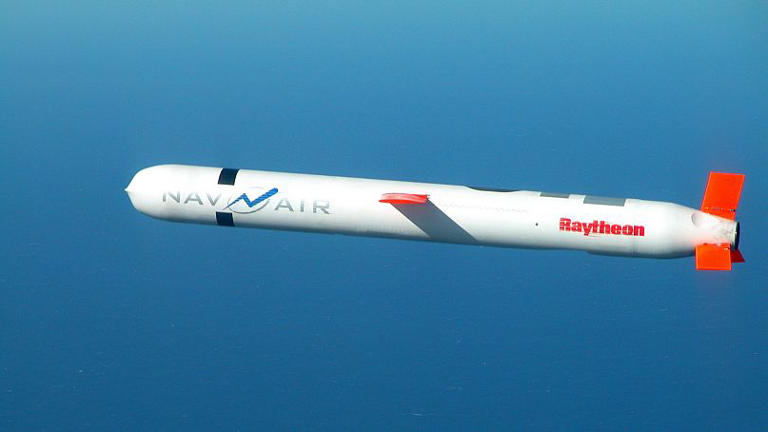 Misil Tomahawk Por United States Navy - Esta imagen ha sido publicada por la Marina de Guerra de Estados Unidos con el número 021110-N-0000X-003.