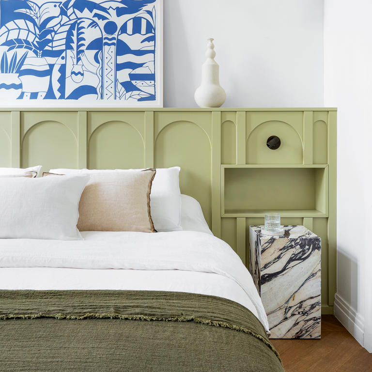 I asked bedding experts what the best sheet material for a good night's ...