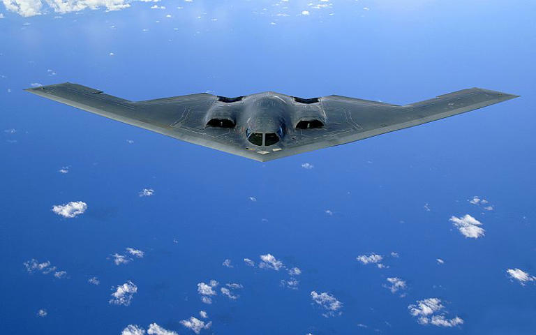 Bombardero B-2 Spirit By U.S. Air Force photo/Staff Sgt. Bennie J. Davis III - This image was released by the United States Air Force with the ID 060530-F-5040D-22