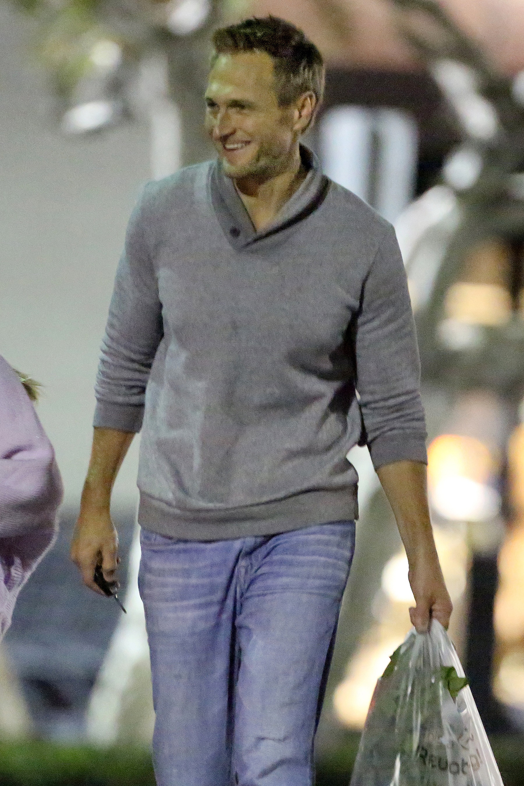 Jennifer Garner smooches boyfriend John Miller at charity event in rare