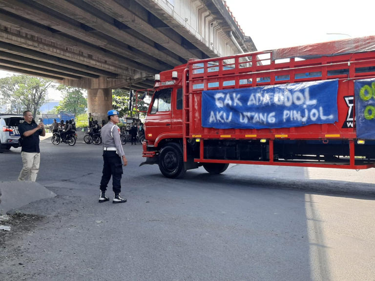 1.000 Polisi Jaga Demo Sopir Truk soal ODOL di Semarang, Lihat Tulisan di Spanduk Itu