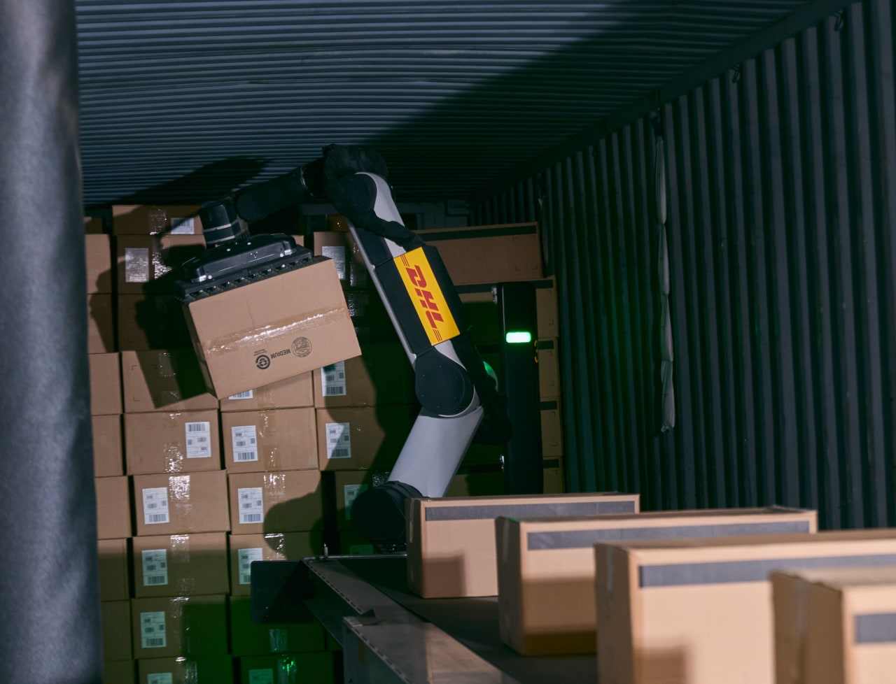 The Holy Grail of Automation: Now a Robot Can Unload a Truck