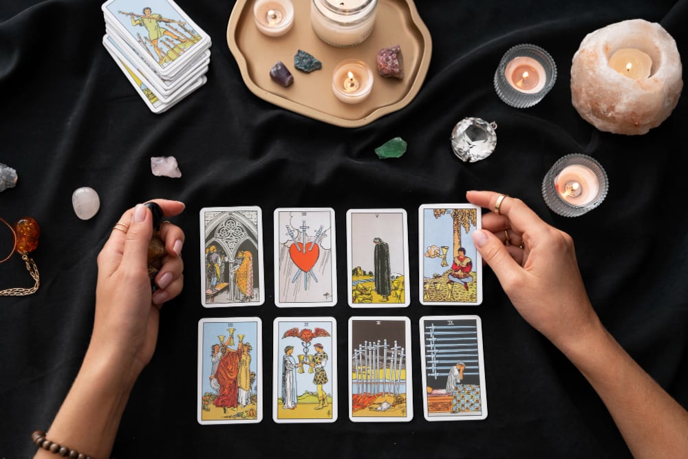 As revelações do tarot nesta nova semana para os signos de Leão, Virgem ...