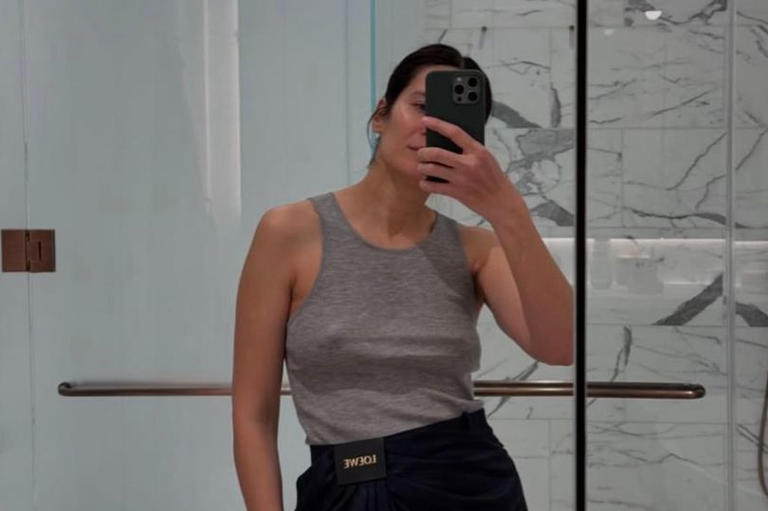 Elena Moussa posing for a mirror selfie