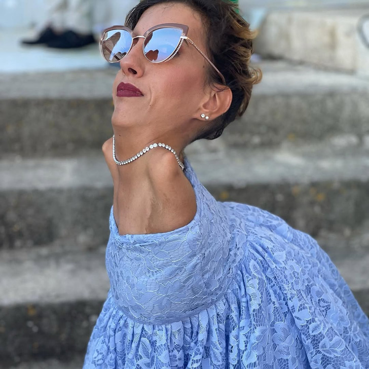 mujer-con-extra-a-condici-n-rompe-estereotipos-y-se-convierte-en