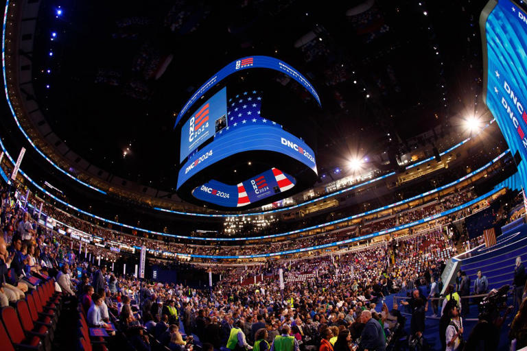Billionaire Dem donors slam ineffectual DNC say they won t fork over