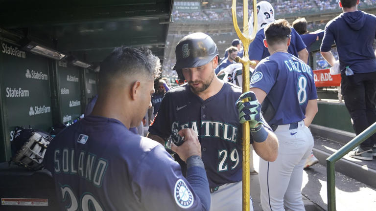 Cal Raleigh named American League Player of the Week, Andrés Muñoz continues to be cat owner of the year