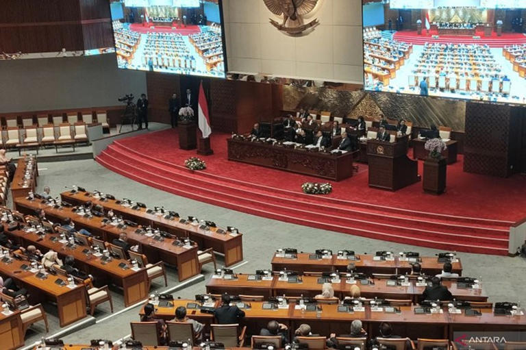 Ketika Surat Pemakzulan Gibran Tak Dibacakan: Forum Purnawirawan TNI Tertawa Sendiri di Ruang Kosong