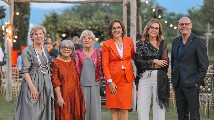 l arte di essere donna una serata di emozioni talento e solidarieta