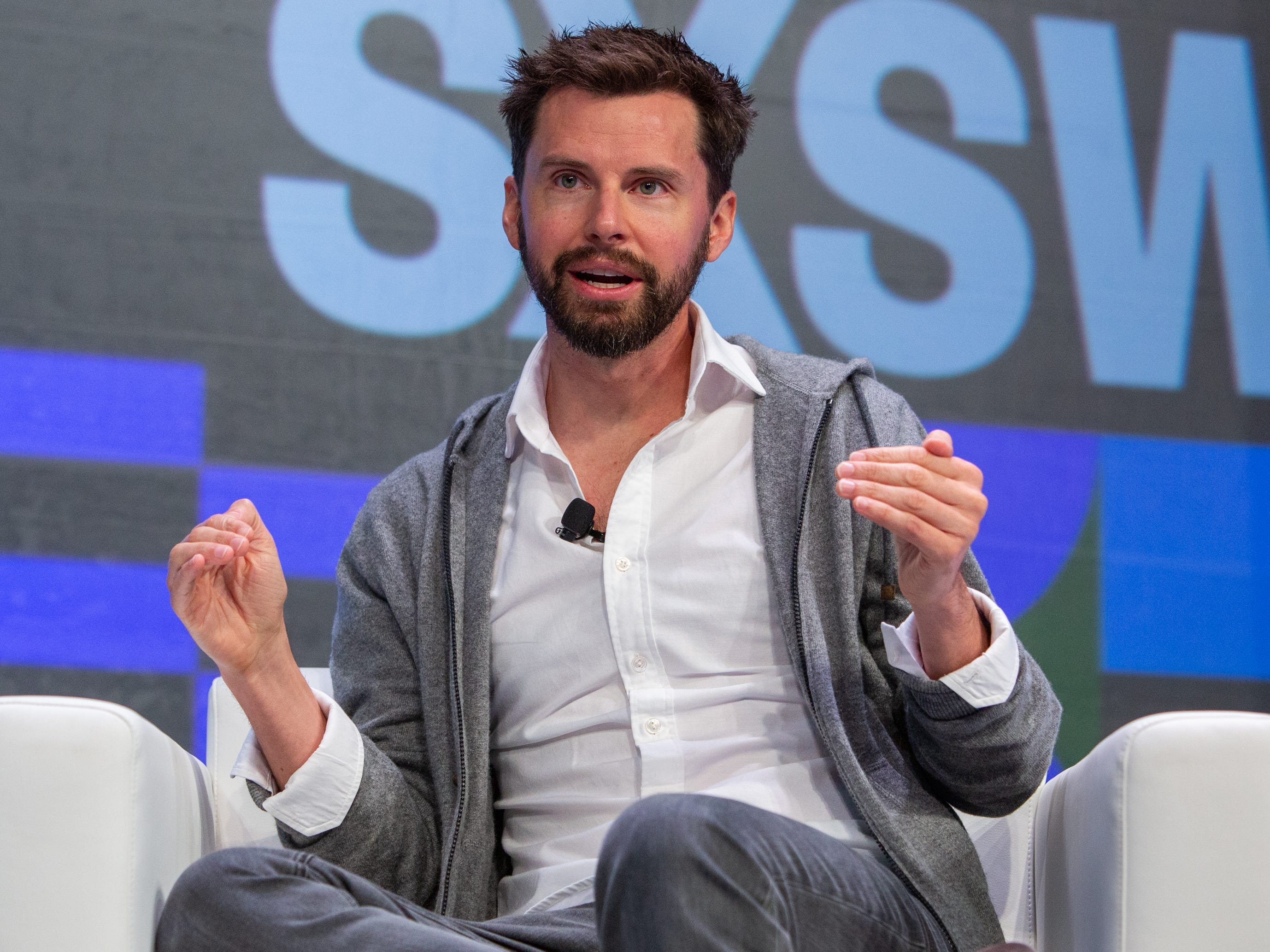 'Like junk food': Hinge CEO calls out Mark Zuckerberg's vision for AI ...