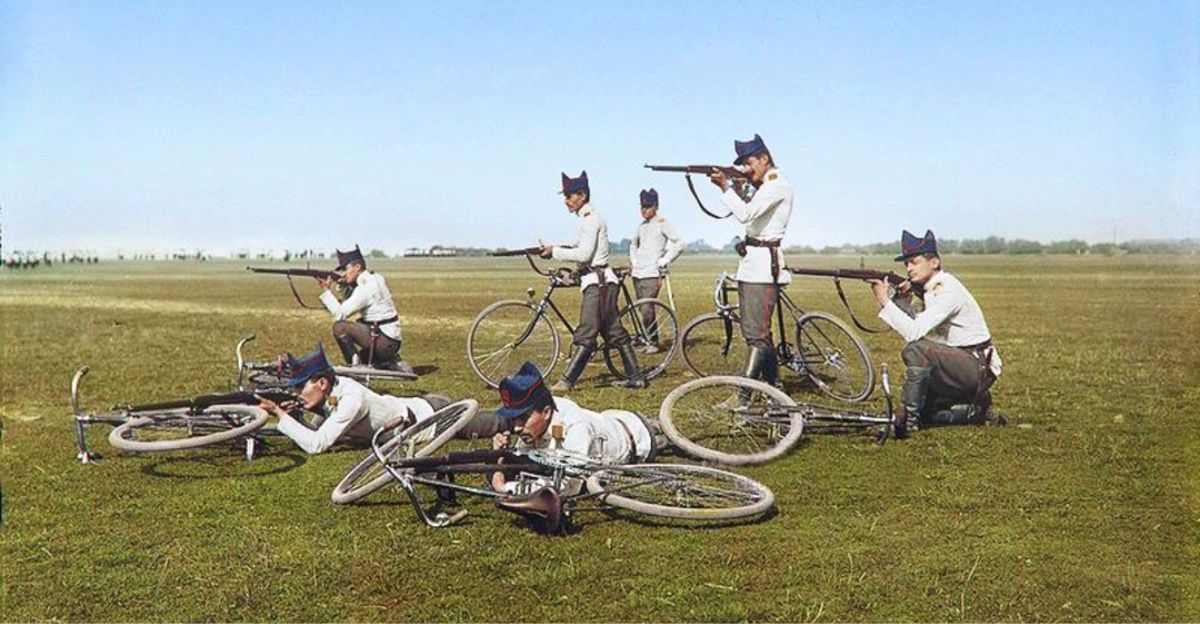 20 Vintage Photos From The Early 1910s Bicycle Craze