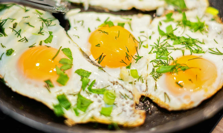 4 eating habits that increase the risk of liver cancer