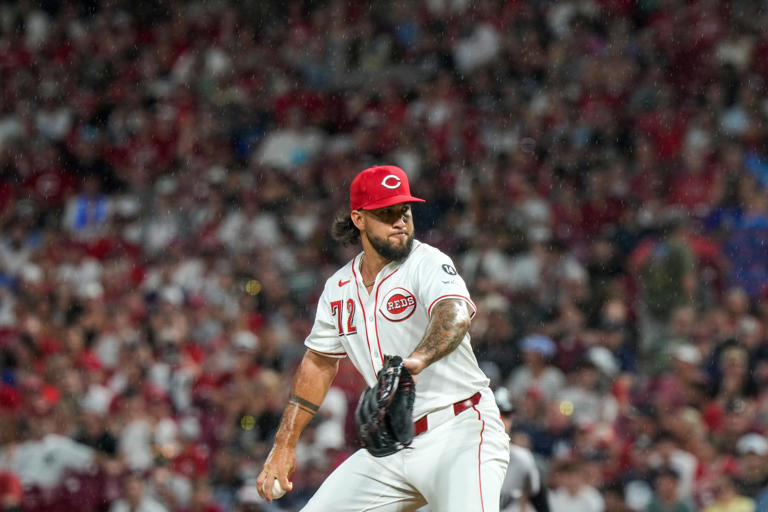Reds lose another pitcher to injury. This time, it's Pierce Johnson