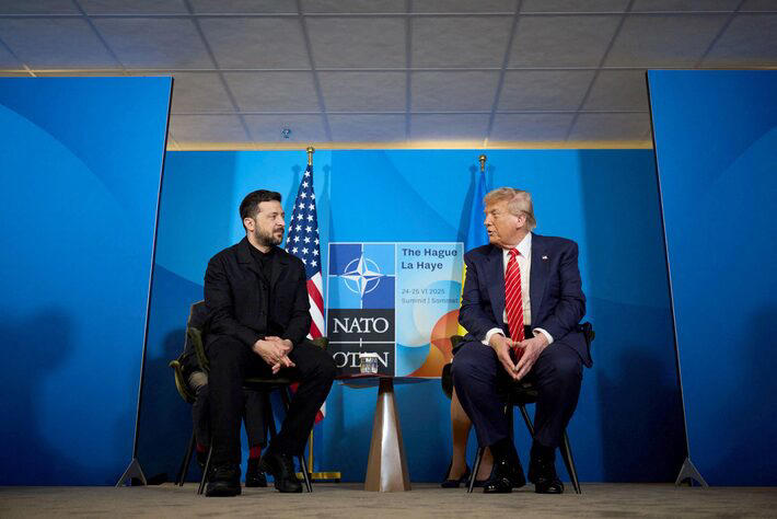 Os presidentes Volodmir Zelenski e Donald Trump na cúpula da Otan, em Haia, em 25 de junho deste ano. Foto: Ukrainian Presidential Press Service via AFP