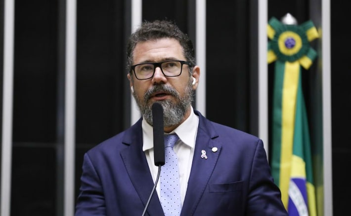 Deputado diz que é autista e que não entendeu o que acontecia para evitar suspensão por motim
