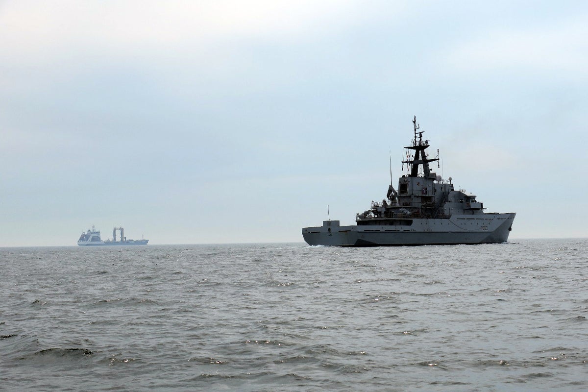 Royal Navy ‘keeping an eye’ on Russian ships passing through English ...